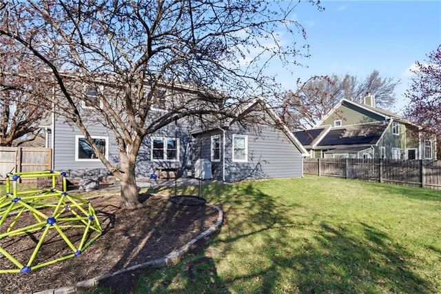 404 Jane Court, Lawrence, KS 66049