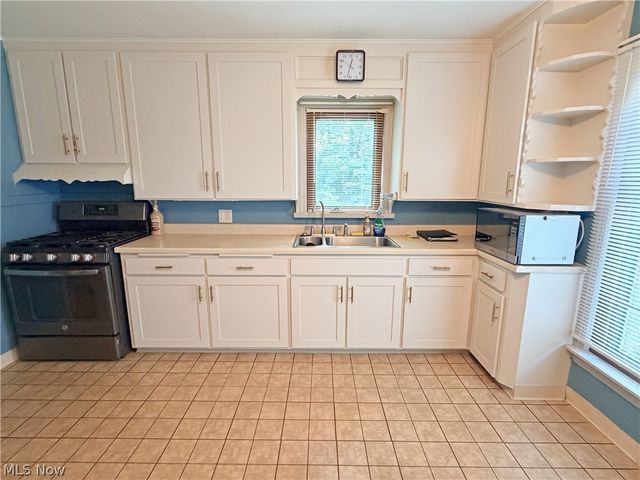 2814 E Royalton Road, Brecksville, OH 44141
