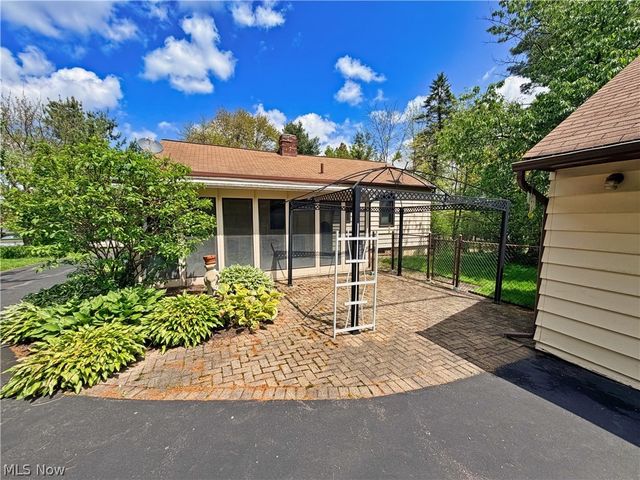 2814 E Royalton Road, Brecksville, OH 44141