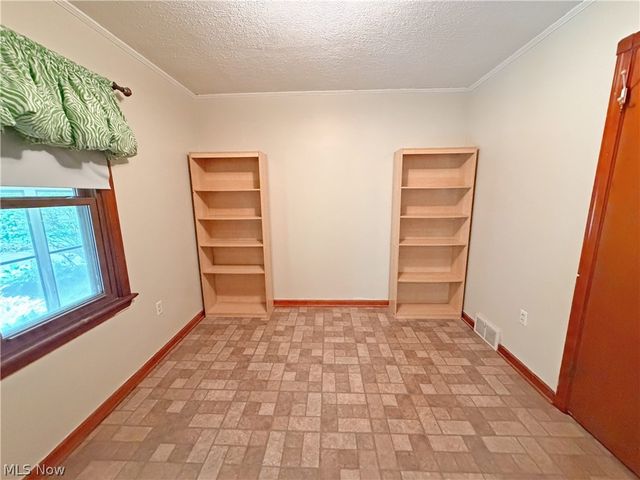 2814 E Royalton Road, Brecksville, OH 44141