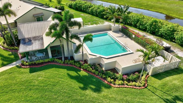 555 SW Sara Boulevard, Port St Lucie, FL 34953
