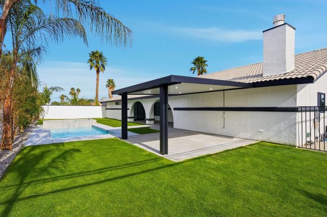 2587 N Calico Lane, Palm Springs, CA 92262