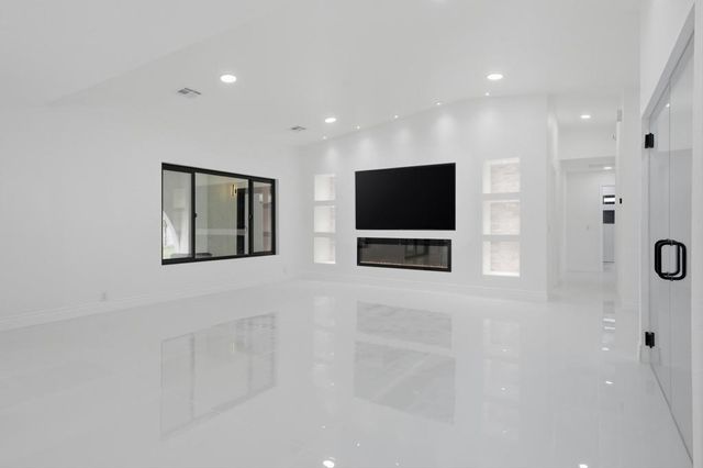 2587 N Calico Lane, Palm Springs, CA 92262