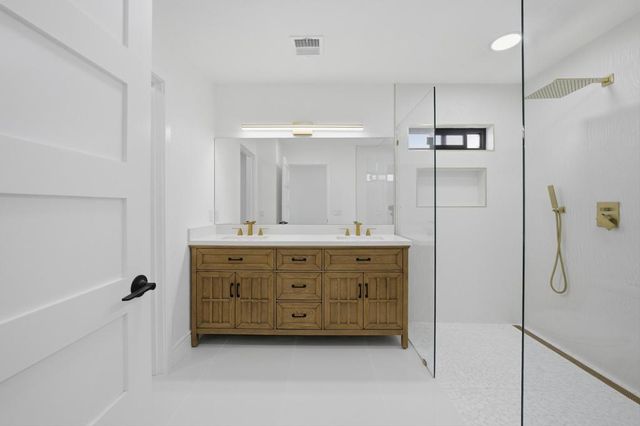 2587 N Calico Lane, Palm Springs, CA 92262