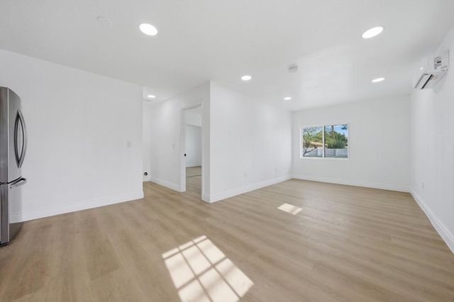 2587 N Calico Lane, Palm Springs, CA 92262