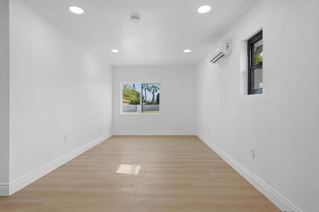 2587 N Calico Lane, Palm Springs, CA 92262