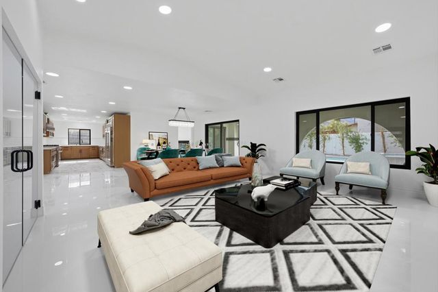 2587 N Calico Lane, Palm Springs, CA 92262