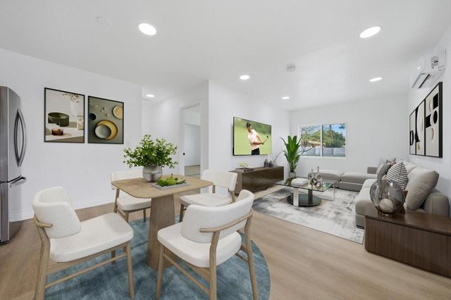 2587 N Calico Lane, Palm Springs, CA 92262