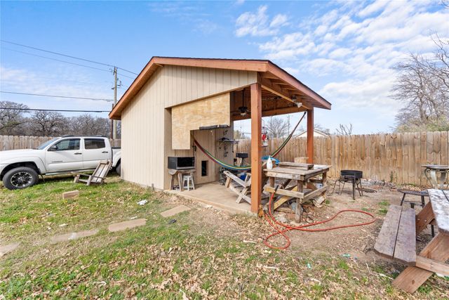 4203 Avenue M, Fort Worth, TX 76105