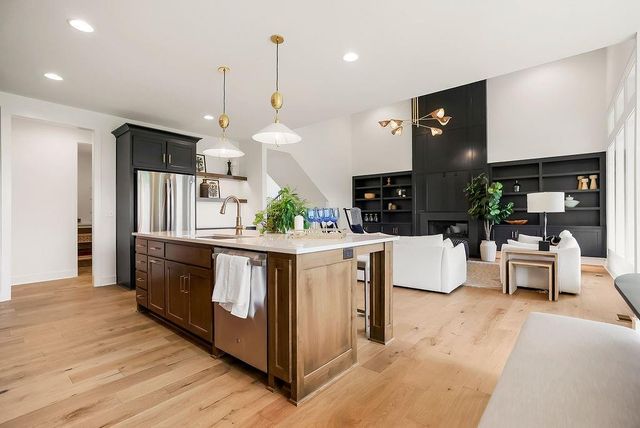 15564 W 168th Terrace, Olathe, KS 66062