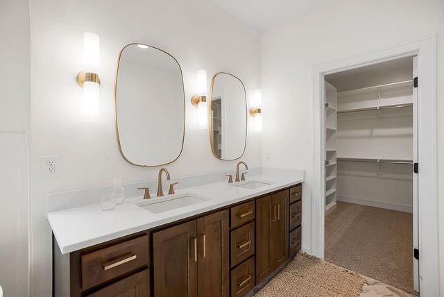 15564 W 168th Terrace, Olathe, KS 66062