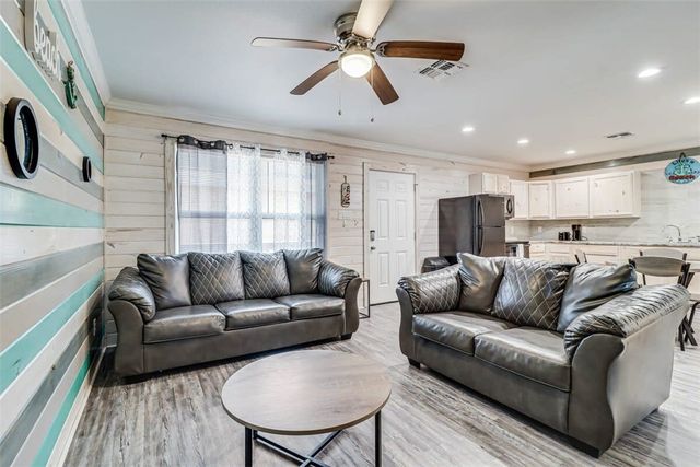403 S 10th St 1, Port Aransas, TX 78373