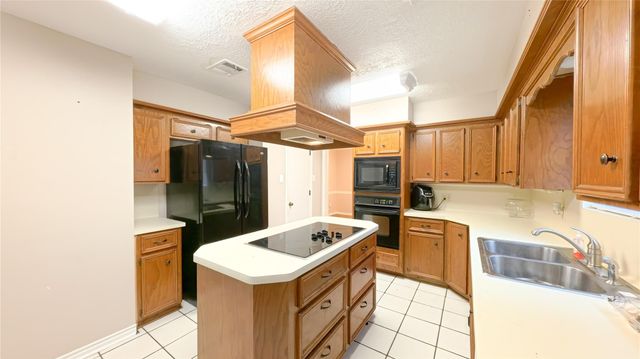 14615 Oak Bluff Court, Houston, TX 77070