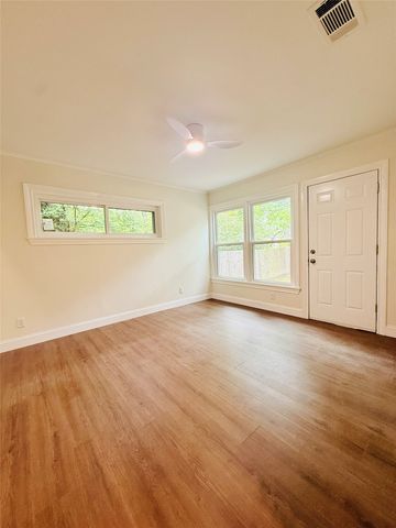 2115 Walworth Street, Greenville, TX 75401