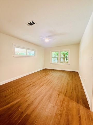 2115 Walworth Street, Greenville, TX 75401
