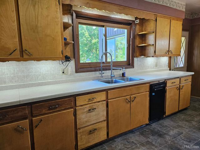 10354 N Wood Lane, Ramsay, MI 49959