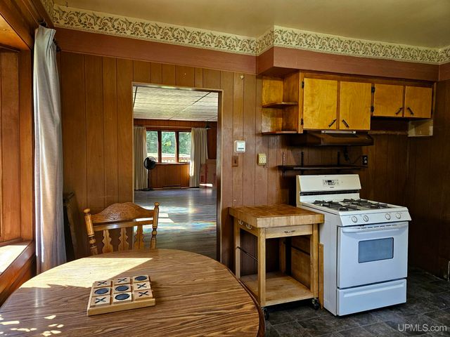 10354 N Wood Lane, Ramsay, MI 49959