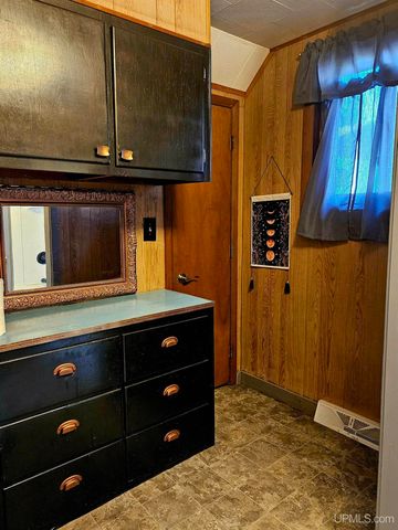 10354 N Wood Lane, Ramsay, MI 49959