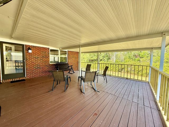 608 W Spring Ave, Geneva, AL 36340