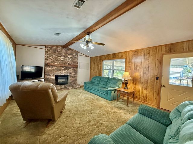 608 W Spring Ave, Geneva, AL 36340