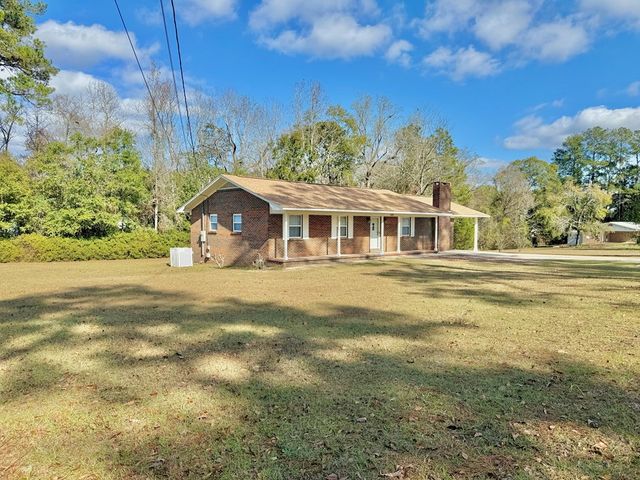 608 W Spring Ave, Geneva, AL 36340
