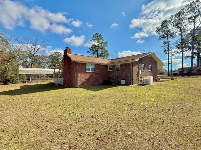 608 W Spring Ave, Geneva, AL 36340