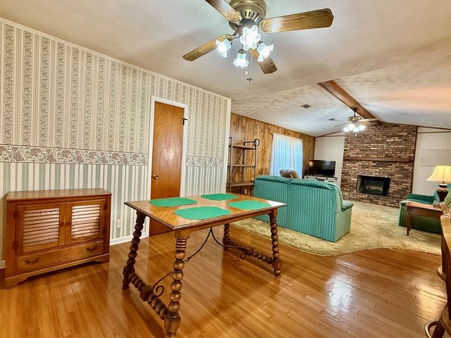 608 W Spring Ave, Geneva, AL 36340