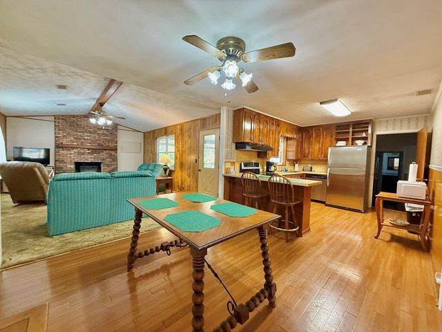 608 W Spring Ave, Geneva, AL 36340