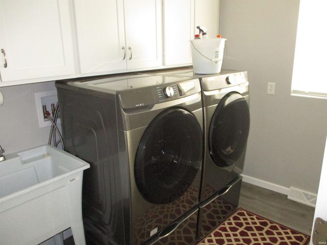 24160 State Road 23 Highway, South Bend, IN 46614