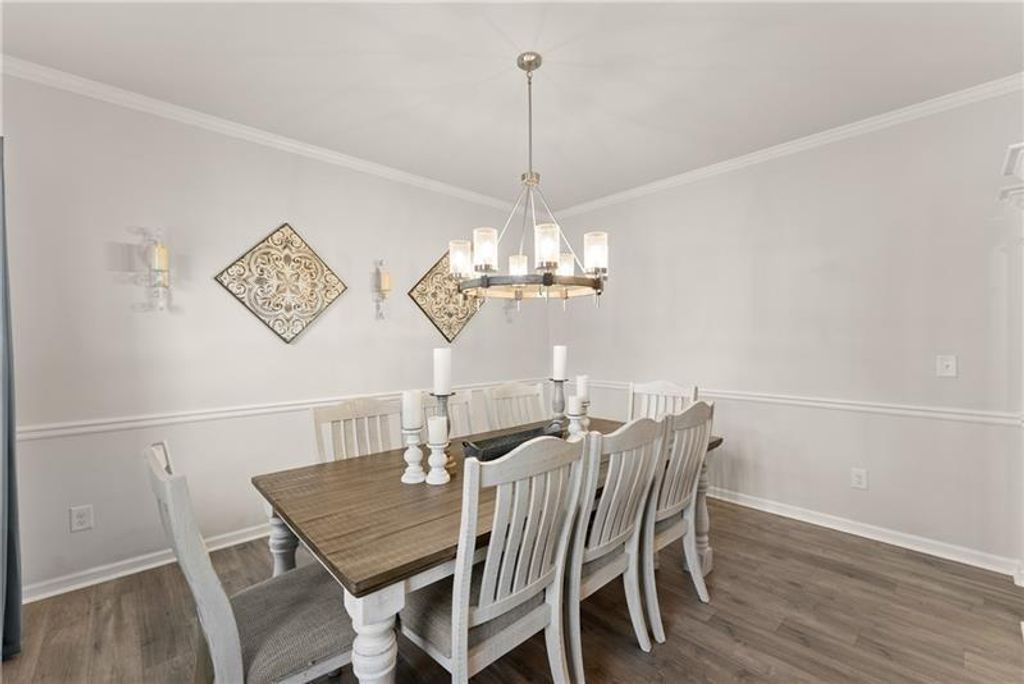 Image 10 of property listing at 4535 Seacliff Court, Cumming, GA 30028