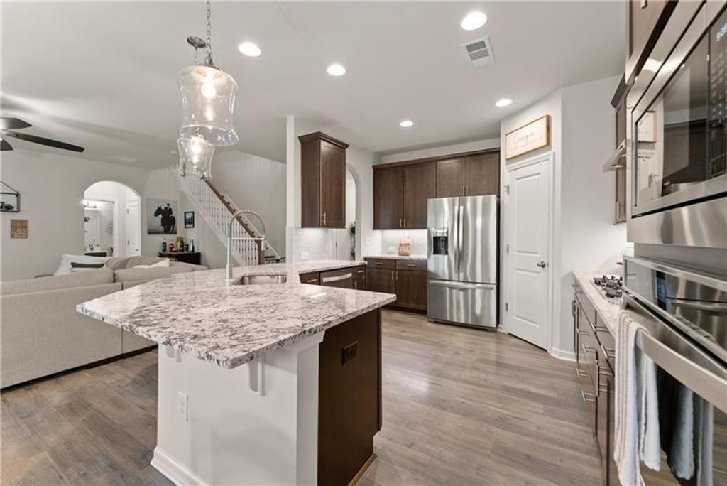 Image 13 of property listing at 4535 Seacliff Court, Cumming, GA 30028