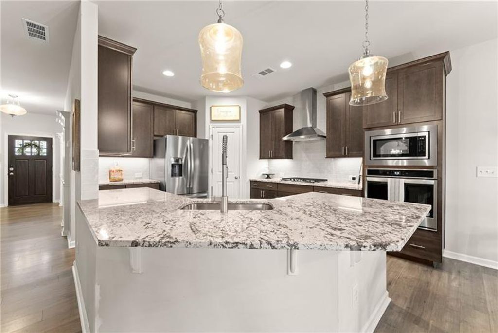 Image 2 of property listing at 4535 Seacliff Court, Cumming, GA 30028