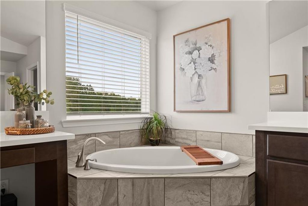 Image 21 of property listing at 4535 Seacliff Court, Cumming, GA 30028