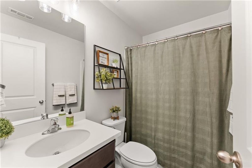 Image 30 of property listing at 4535 Seacliff Court, Cumming, GA 30028