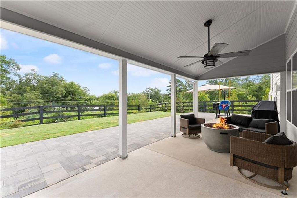 Image 35 of property listing at 4535 Seacliff Court, Cumming, GA 30028