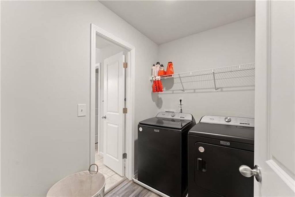 Image 7 of property listing at 4535 Seacliff Court, Cumming, GA 30028