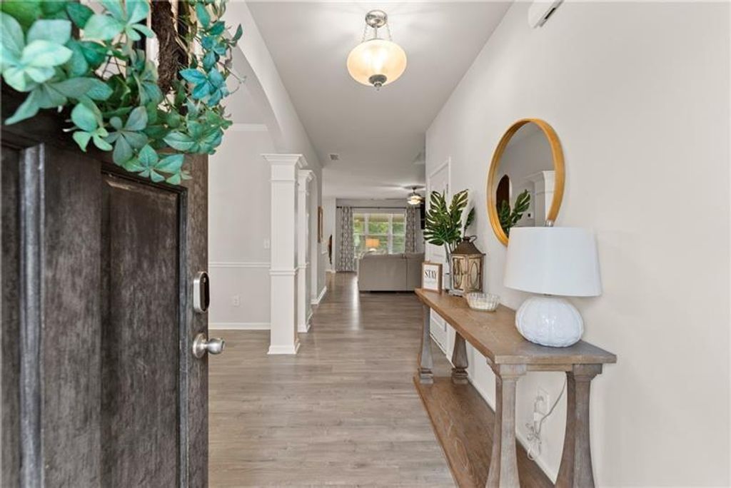 Image 9 of property listing at 4535 Seacliff Court, Cumming, GA 30028