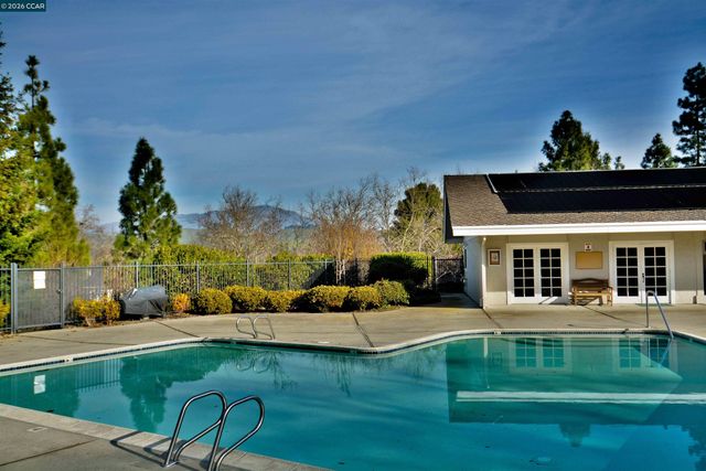 411 Oneida Ct, Danville, CA 94526