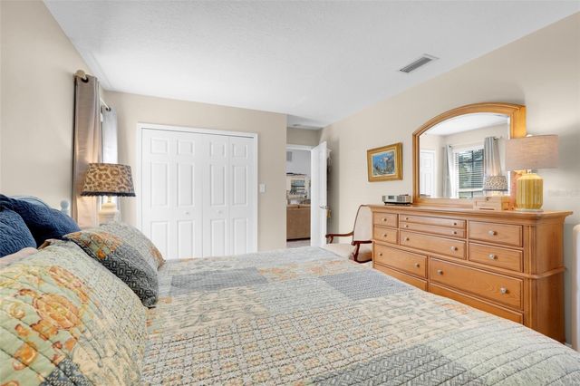 17 E LIVE OAK AVENUE, Yalaha, FL 34797