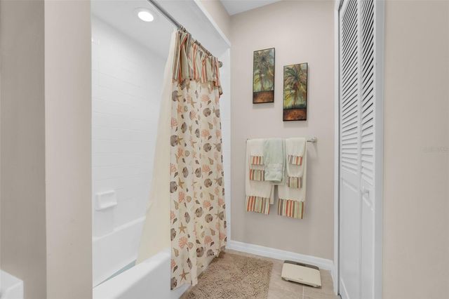 17 E LIVE OAK AVENUE, Yalaha, FL 34797