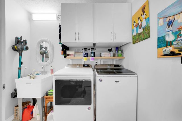 17 E LIVE OAK AVENUE, Yalaha, FL 34797