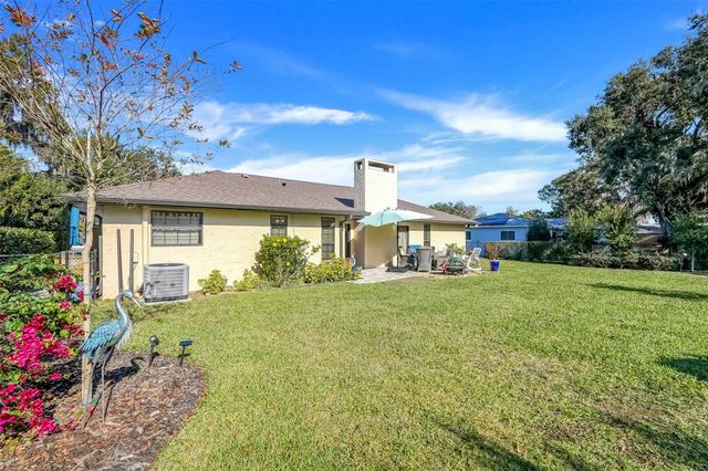 17 E LIVE OAK AVENUE, Yalaha, FL 34797