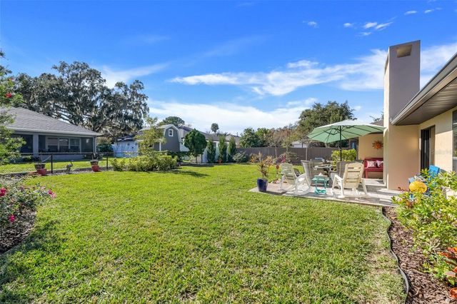 17 E LIVE OAK AVENUE, Yalaha, FL 34797