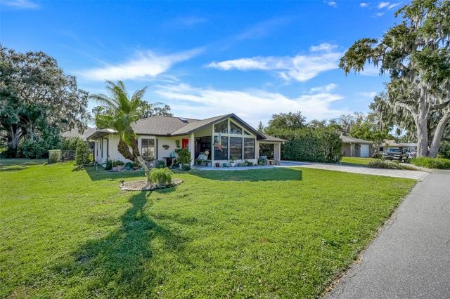 17 E LIVE OAK AVENUE, Yalaha, FL 34797