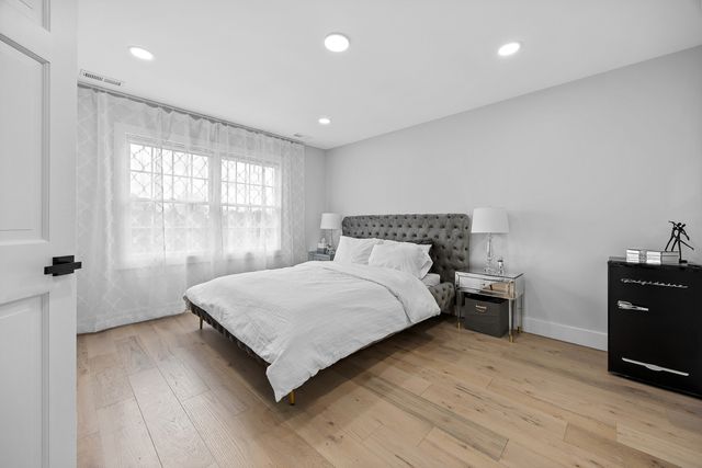 1504 Aberdeen Court 1504, Naperville, IL 60564