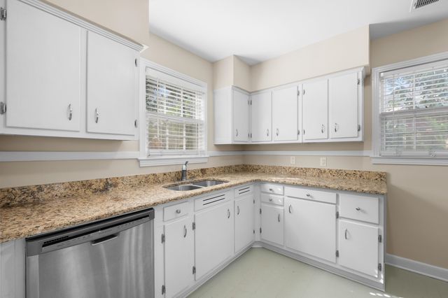 764 MOSS DR, Memphis, TN 38117