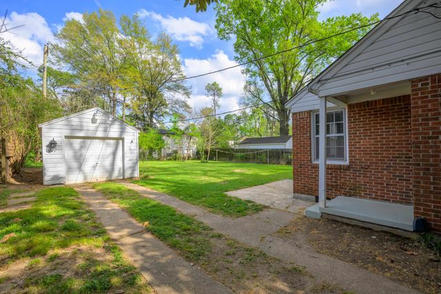 764 MOSS DR, Memphis, TN 38117