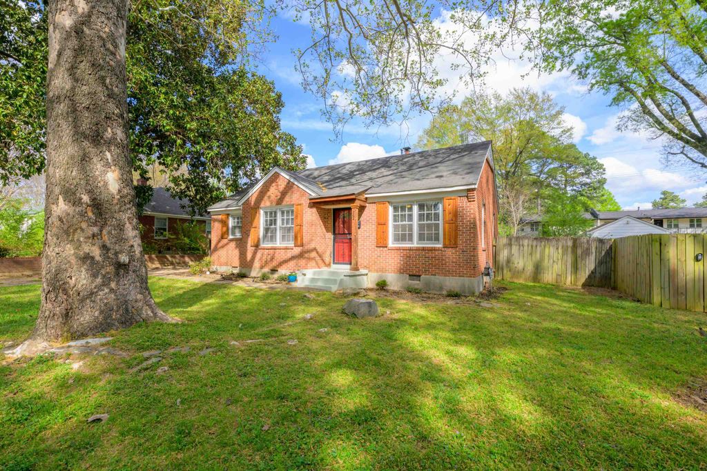 764 MOSS DR, Memphis, TN 38117