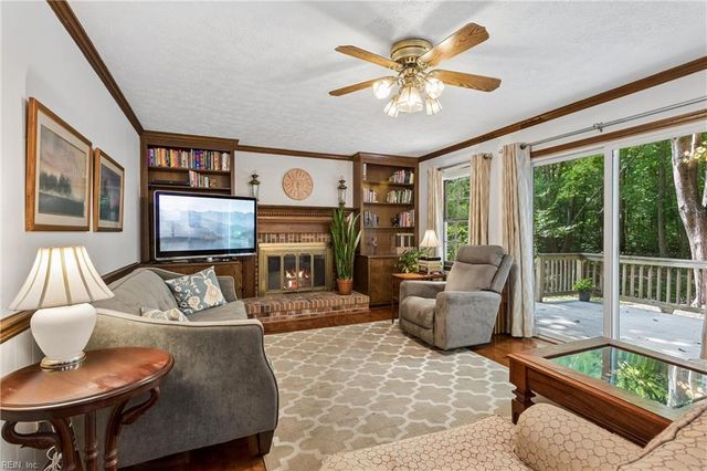 12 Oscars CT, Poquoson, VA 23662