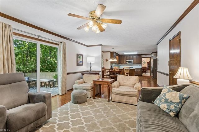12 Oscars CT, Poquoson, VA 23662